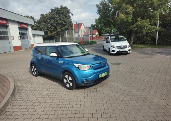 Kia Soul cena 47400 przebieg: 117500, rok produkcji 2017 z Szczecin małe 137